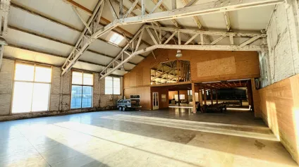 A LOUER PÉRIPHÉRIE DU HAVRE - ENTREPÔT 1000 m2 - Offre immobilière - Arthur Loyd