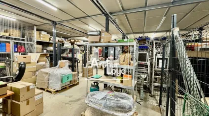 Location bâtiment mixte rénové 600 m² - Bureaux et stockage léger à Saint-Jean-de-Védas, accessibilité optimale - Offre immobilière - Arthur Loyd