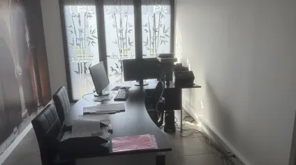 NIORT  LOCAL D'ACTIVITÉ CLÉS EN MAINS AVEC BUREAUX CLIMATISÉS ET STOCKAGE - ZONE SAINT LIGUAIRE - Offre immobilière - Arthur Loyd