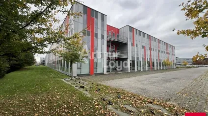 VERN SUR SEICHE - IMMEUBLE TERTIAIRE A LOUER - 4&nbsp;637 M² DIVISIBLES - Offre immobilière - Arthur Loyd