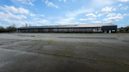 A VENDRE- LOCAL D'ACTIVITÉ - BOURGES - Offre immobilière - Arthur Loyd