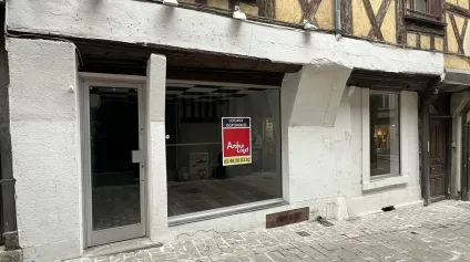 BOURGES - A LOUER - LOCAL COMMERCIAL DE 40 m² - Offre immobilière - Arthur Loyd