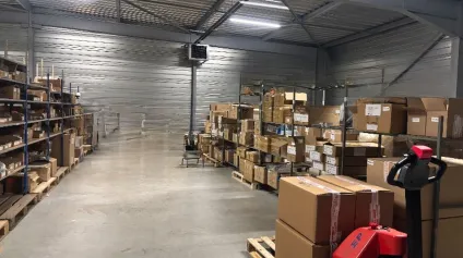 EN EXCLUSIVITE : À VENDRE OU À LOUER : Local d'activité indépendant situé au coeur de la zone Stelytec à Saint-Chamond - Offre immobilière - Arthur Loyd