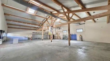 À LOUER  Locaux d'activités de 481,39 m²  Villargondran (73300) - Offre immobilière - Arthur Loyd