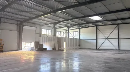 ENTREPOT à LOUER ZI ROUBAIX / LEERS / HEM entrepot / local d'activité showroom / bureaux disponible à la location site privatif emplacement de qualité.surfaces à partir de 300 m2 ... - Offre immobilière - Arthur Loyd