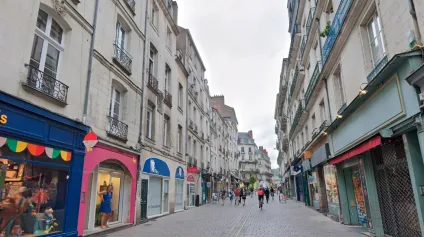 Location local commercial centre de Nantes forte visibilité flux piétons - Offre immobilière - Arthur Loyd
