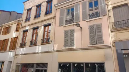 LOCATION COMMERCE 400M² RUE PIETONNE ROANNE - Offre immobilière - Arthur Loyd