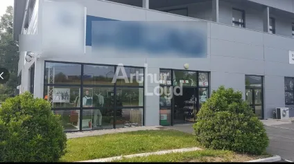 LOCAL COMMERCIAL location et vente à ANNECY 74600 - Offre immobilière - Arthur Loyd