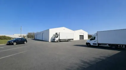 LOCAL D'ACTIVITE DE 1010 M2 ZONE MENDES FRANCE NIORT - Offre immobilière - Arthur Loyd
