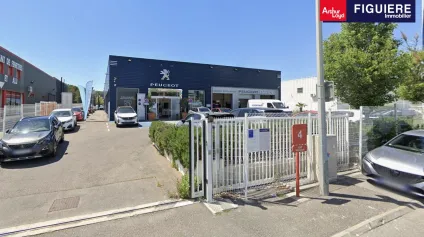 997m² de local d'activité ou commerce à louer bord de D5 Saint Mitre les Remparts - Offre immobilière - Arthur Loyd