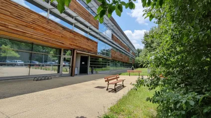Bureaux à louer à Boigny-sur-Bionne - Proche Orléans (45) - 4&nbsp;200 m² divisibles à partir de 533 m2 - Loyer attractif 50 euros HT/m²/an - Offre immobilière - Arthur Loyd