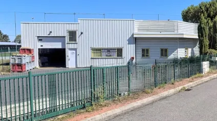 A LOUER : Local d'activité d'environ 400 m² sur 680 m² de terrain à Andrézieux Bouthéon - Offre immobilière - Arthur Loyd