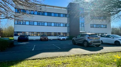 Bureaux à vendre à Wasquehal avec accessibilité PMR et parking extérieur - Offre immobilière - Arthur Loyd