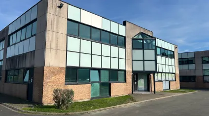 Bureau à louer à Lesquin dans immeuble de standing proche aéroport et accès autoroutes - Offre immobilière - Arthur Loyd