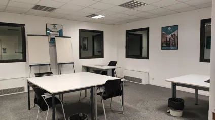 ESTER TECHNOLPOLE - A LOUER - 41m² de bureaux en rez-de-chaussée - Offre immobilière - Arthur Loyd
