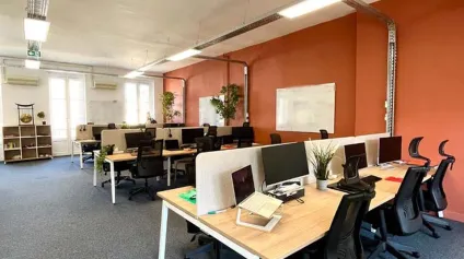 Bureaux privatifs équipés à louer - 110 m² avec 24 postes de travail, espace extérieur et prestations premium - quartier des Chartrons - Offre immobilière - Arthur Loyd