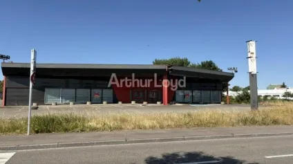 LOCAL COMMERCIAL à LOUER de 1850 m² - Offre immobilière - Arthur Loyd