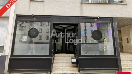 RENNES PROCHE ST HELIER - LOCAL COMMERCIAL A LOUER - Offre immobilière - Arthur Loyd