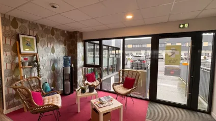 A LOUER PLATEAU DE BUREAUX 440 M² DIVISBLES A PARTIR DE 300 M² KERGONAN BREST - Offre immobilière - Arthur Loyd