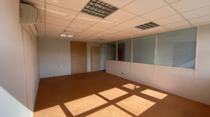 Bureaux à louer de 45 m2 environ sur Beauvais, proximité A16 - Offre immobilière - Arthur Loyd