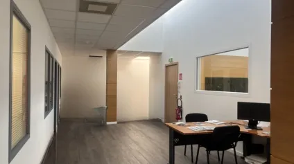 À LOUER : 1 lot de bureaux ERP situé au coeur du quartier du Technopole à Saint-Etienne - Offre immobilière - Arthur Loyd