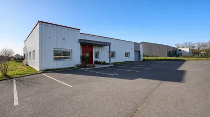 À VENDRE 462 m2 avec possibilité d'extension - Bâtiment mixte bureaux / laboratoire / atelier- ZAC des Guettes - Offre immobilière - Arthur Loyd