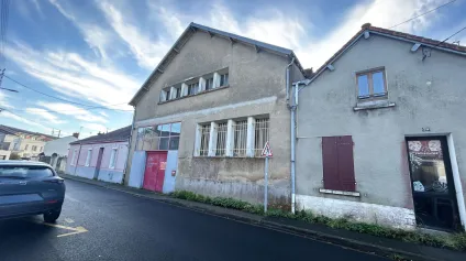 Locaux d'activité à louer à Rezé accès camion et proche transports - Offre immobilière - Arthur Loyd