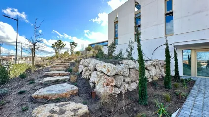 BUREAUX NEUFS À LOUER AIX LA DURANNE - Offre immobilière - Arthur Loyd