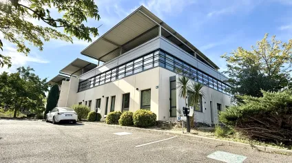 EXCLUSIVITÉ - IMMEUBLE INDEPENDANT DE BUREAUX DANS UN PARC TERTIAIRE D'EXCEPTION. - Offre immobilière - Arthur Loyd
