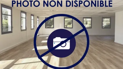 LOCAL COMMERCIAL ZONE COMMERCIALE - Offre immobilière - Arthur Loyd