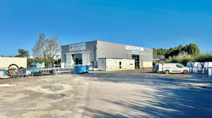 Bâtiment indépendant à usage d'activités en bordure de D9 à LOUER sur le Pôle d'Activités d'AIX EN PROVENCE - Offre immobilière - Arthur Loyd