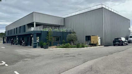 Locaux d'activités à LOUER sur la ZI ROUSSET PEYNIER - Offre immobilière - Arthur Loyd