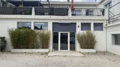 85m² de bureaux et 20m² de stockage à louer centre ville de SALON DE PROVENCE - Offre immobilière - Arthur Loyd