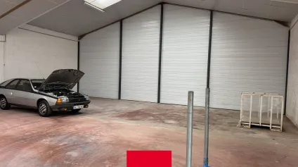 À VENDRE OU À LOUER : Local d'activités de 300 m² mitoyen avec un terrain, bonne visibilité commerciale à Saint-Jean-la-Bussière - Offre immobilière - Arthur Loyd