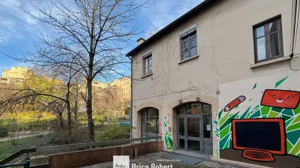 Bureaux à louer dans immeuble indépendant à Lyon espace modulable lumineux - Offre immobilière - Arthur Loyd