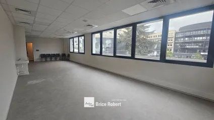 Bureaux à louer surfaces modulables Lyon 5ème dans immeuble médical - Offre immobilière - Arthur Loyd