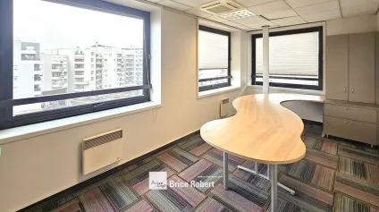 A vendre ou à louer - LE GRAND ANGLE - Bureaux en étage élevé - Villeurbanne - Offre immobilière - Arthur Loyd