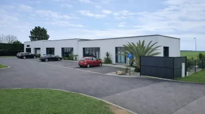 ENSEMBLE IMMOBILIER COMMERCIAL À VENDRE  ZONE MENDÈS FRANCE  NIORT - Offre immobilière - Arthur Loyd