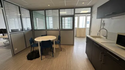 TOURS GARE BUREAUX EQUIPÉS A ACHETER OU A LOUER 63 M² 2PKGS - Offre immobilière - Arthur Loyd
