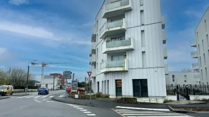 Locaux commerciaux à louer à Orvault visibilité exceptionnelle route de Rennes - Offre immobilière - Arthur Loyd