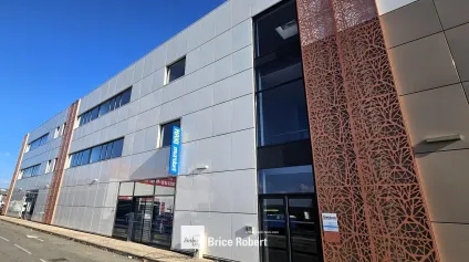 Bureaux à louer à Saint-Priest avec parkings et accès transports en commun - Offre immobilière - Arthur Loyd