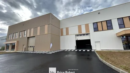 Location locaux d'activités à Villefontaine dans parc technologique - Offre immobilière - Arthur Loyd