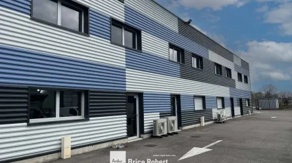 A vendre - Cellule d'activités avec porte sectionnelle électrique - Dagneux - Offre immobilière - Arthur Loyd