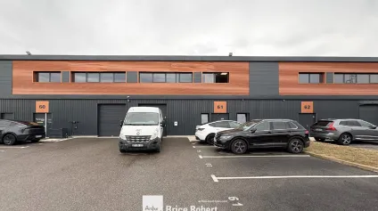 Local d’activités à vendre à Vaulx-Milieu avec accès poids lourds et parking privatif - Offre immobilière - Arthur Loyd