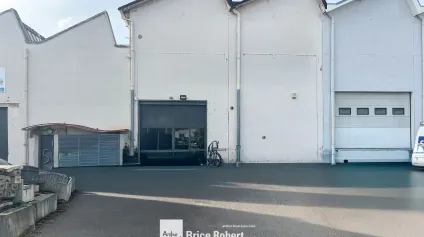 Location local d’activités à Venissieux avec 715 m² de stockage au sol - Offre immobilière - Arthur Loyd