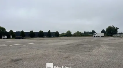 A louer - Terrain idéal pour toutes sociétés de transport - Saint Priest - Offre immobilière - Arthur Loyd