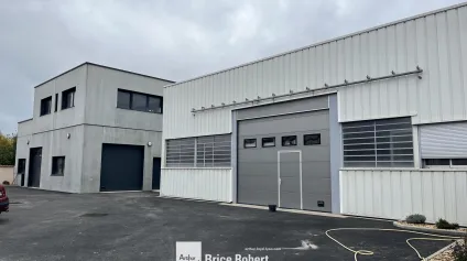 Location locaux d'activités avec bureaux aménagés à Villeurbanne - Offre immobilière - Arthur Loyd