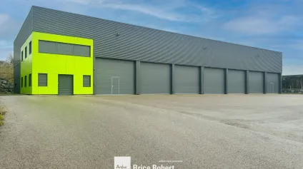 Local d’activités indépendant à vendre à Bully avec 7 portes sectionnelles - Offre immobilière - Arthur Loyd