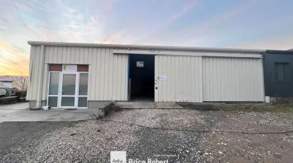  A louer - Locaux d'activités mixtes optimisés pour différentes activités - Sainte-Consorce - Offre immobilière - Arthur Loyd