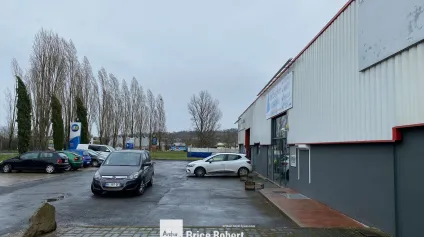 Location local d'activités avec grande hauteur sous plafond à Civrieux-d'Azergues - Offre immobilière - Arthur Loyd